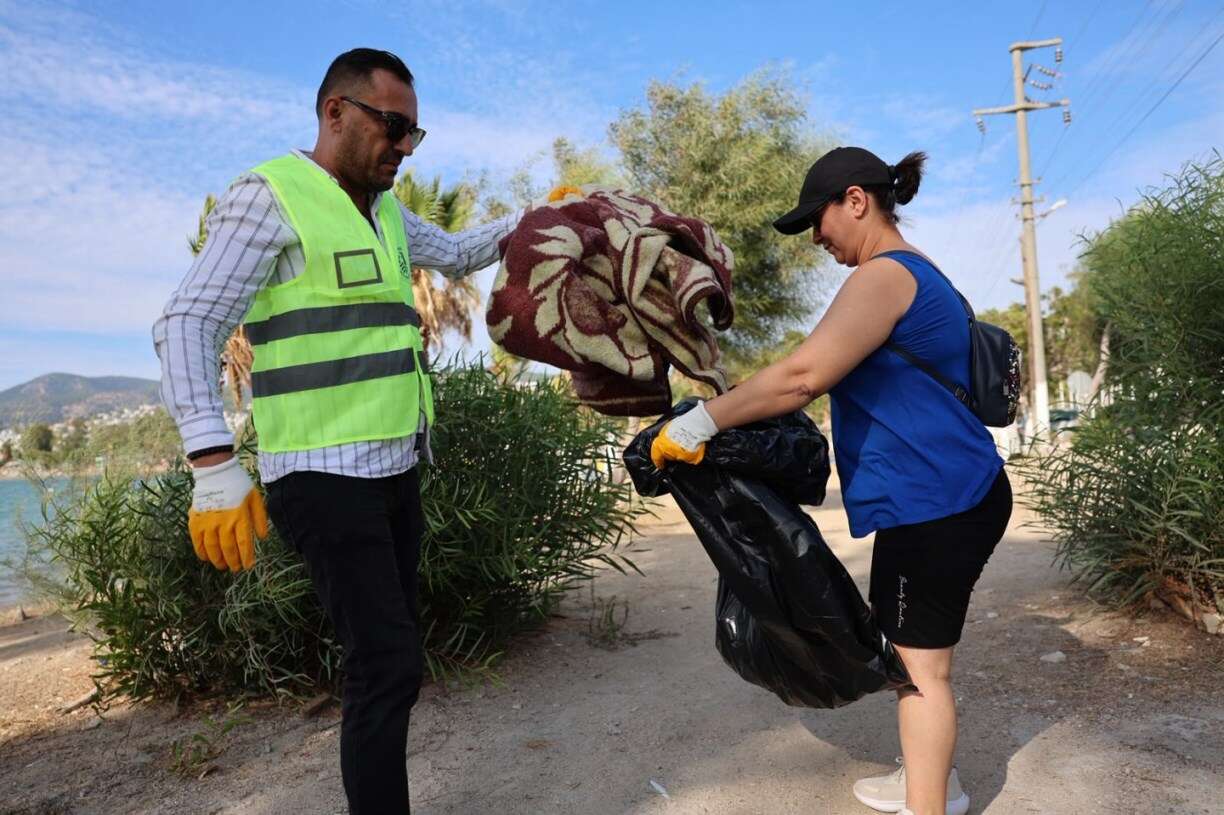 Gümbet Sahili’nde Dünya Temizlik Günü Buluşması: Yarım Tona Yakın Atık Toplandı 4